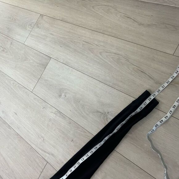 Lululemon women’s jacket size 4 - Picture 4 of 7